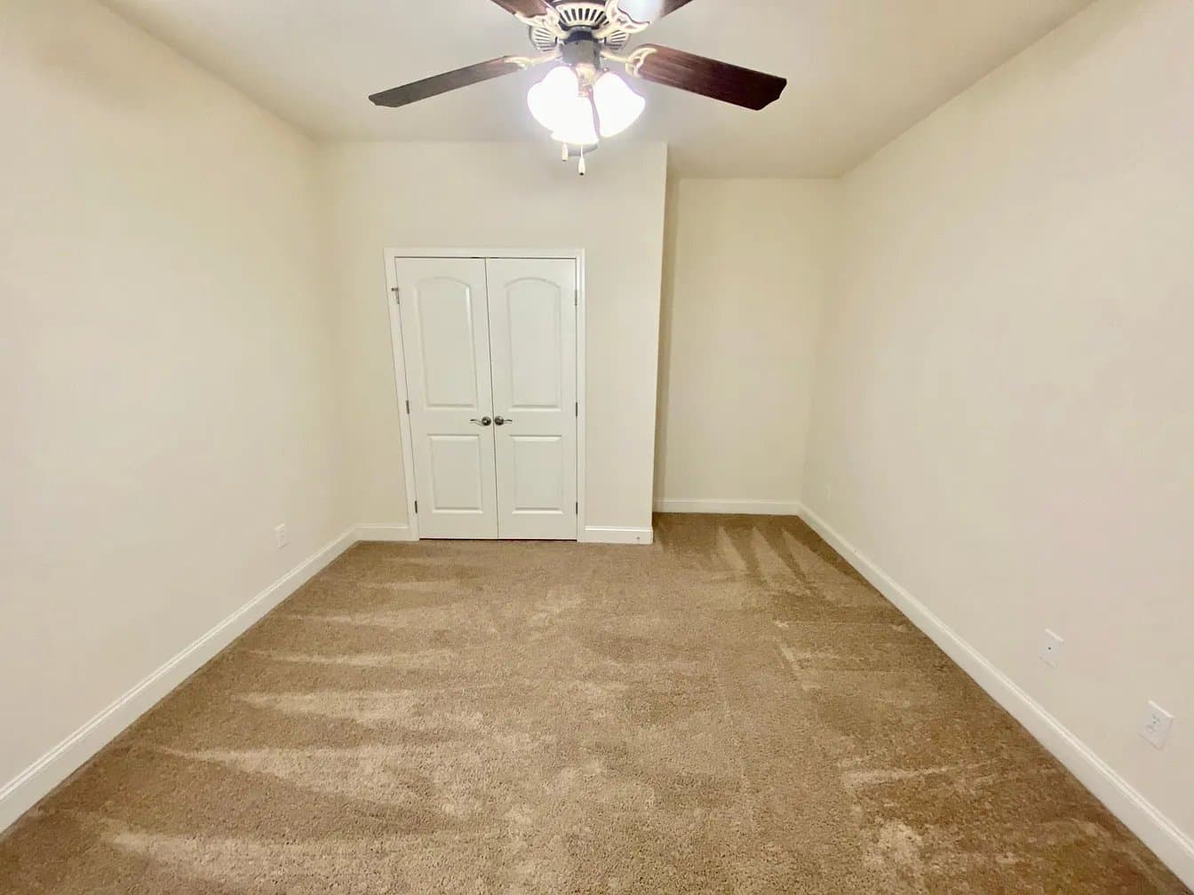 Madison House: 115 Woodvale Dr