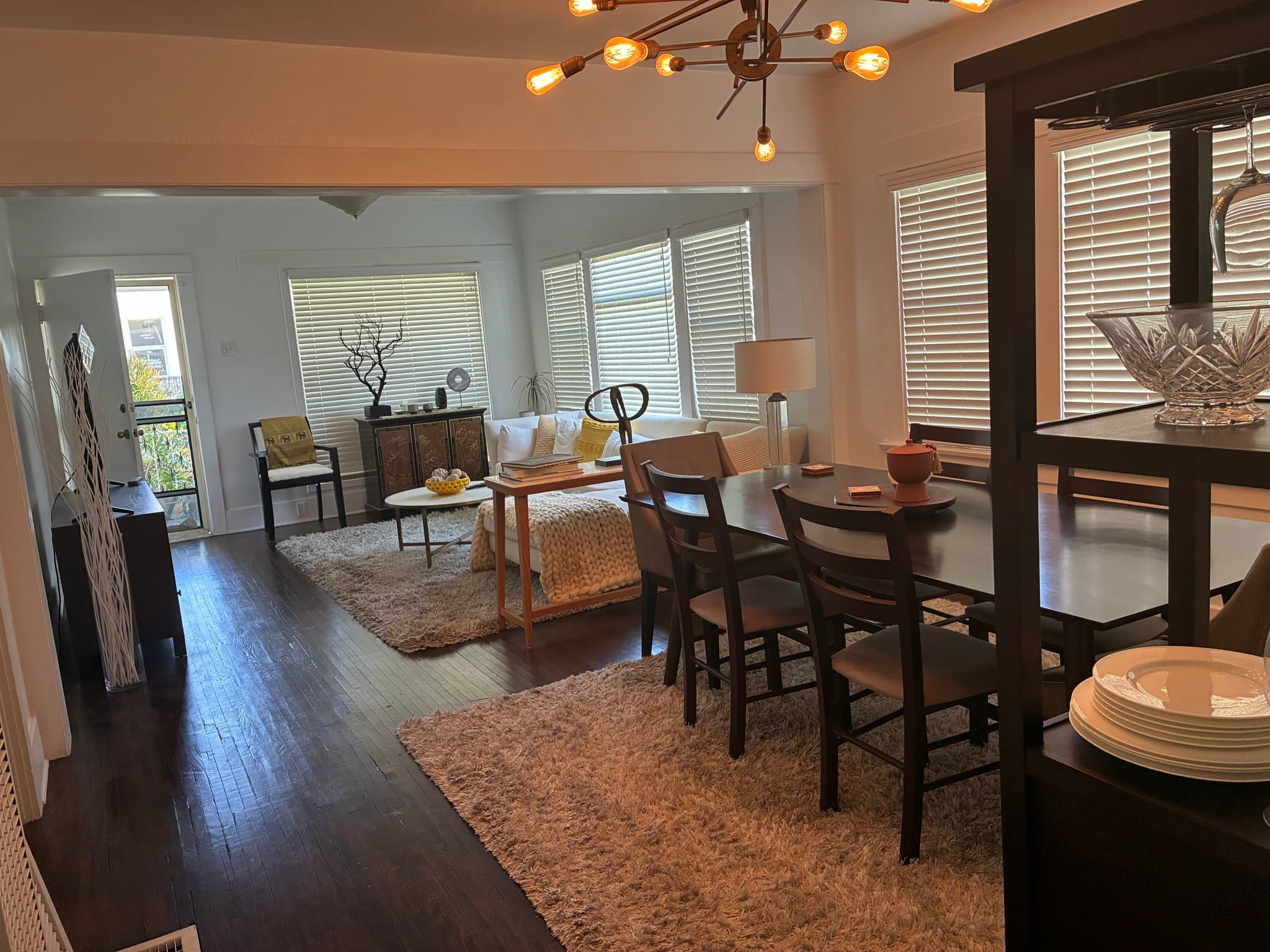 San Pedro House: 867 W 9th St