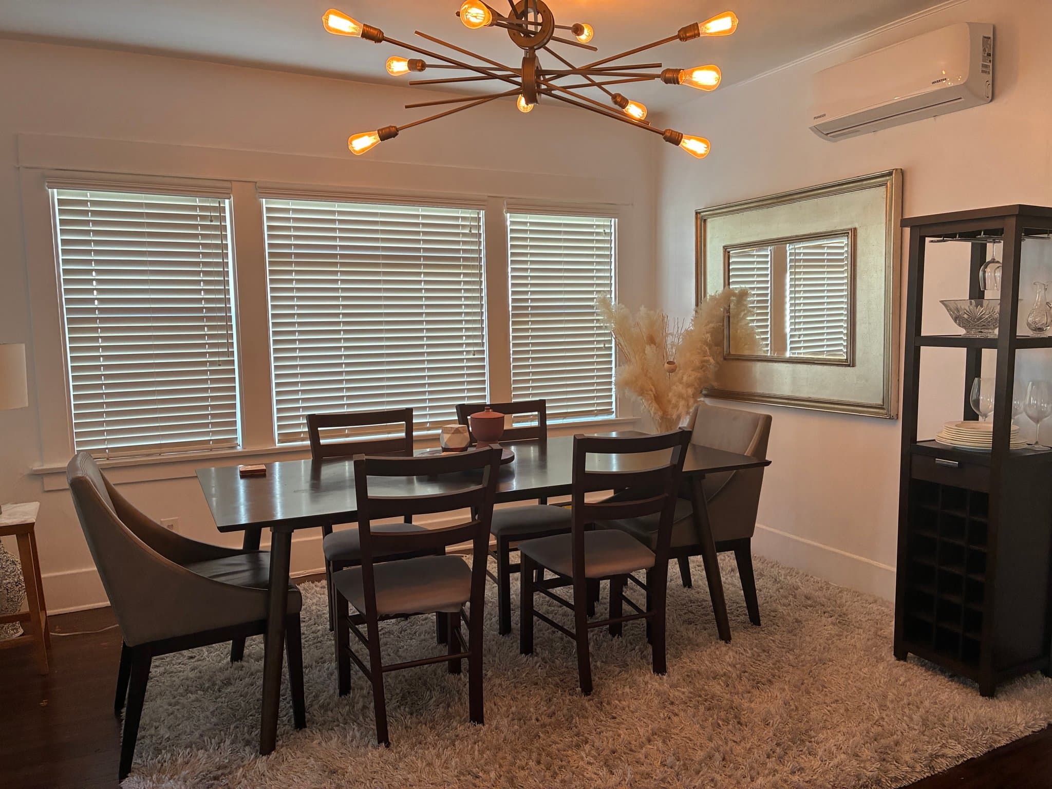 San Pedro House: 867 W 9th St