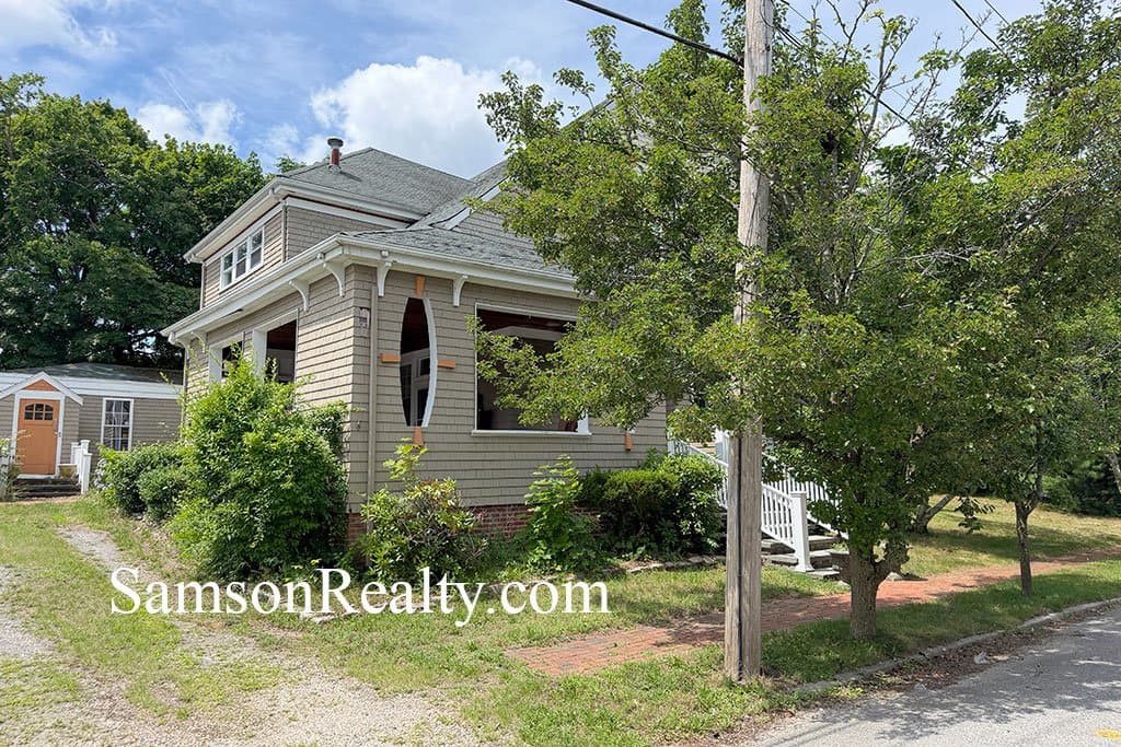 Cranston Condo: 14 Bartlett Ave