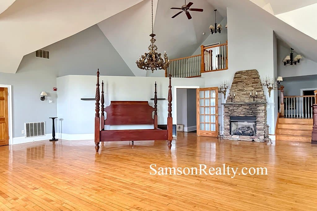 Cranston Condo: 14 Bartlett Ave