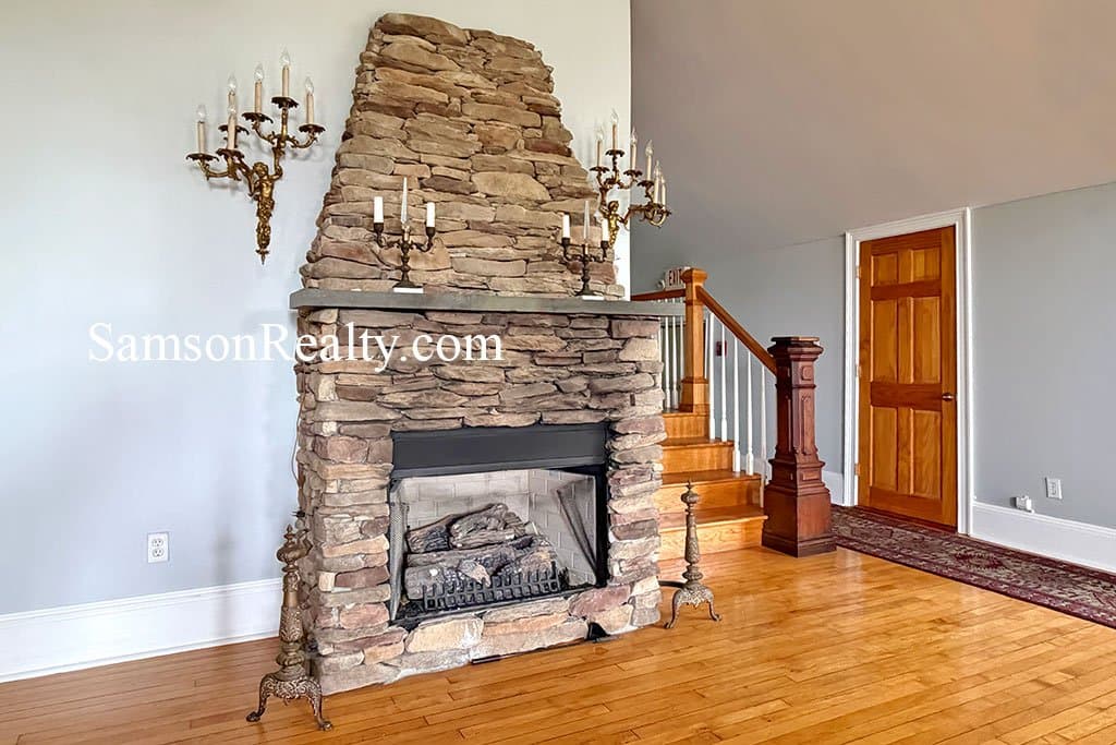 Cranston Condo: 14 Bartlett Ave