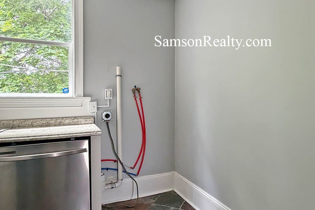 Cranston Condo: 14 Bartlett Ave
