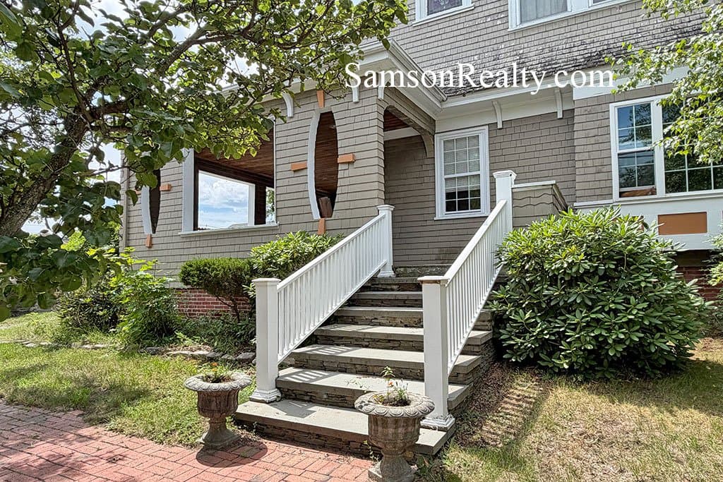 Cranston Condo: 14 Bartlett Ave