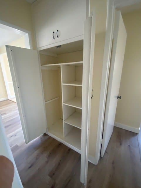 Sherman Oaks Apartment: 4956 Kester Ave