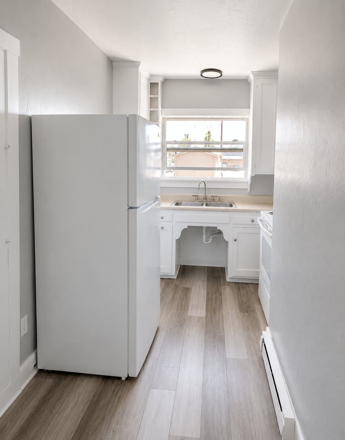 Klamath Falls Apartment: 133 N Monroe St