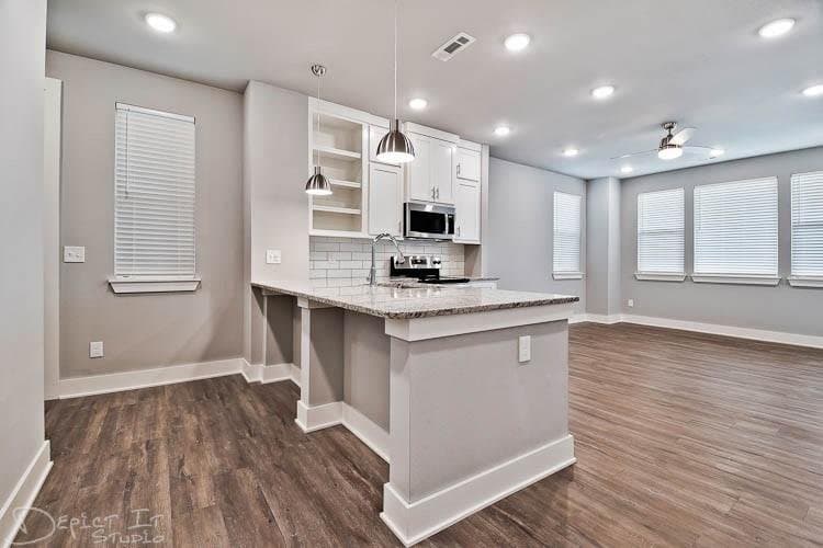 Fayetteville Townhome: 1705 W Deane St