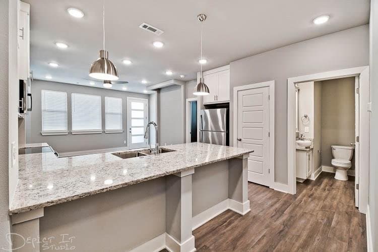 Fayetteville Townhome: 1705 W Deane St