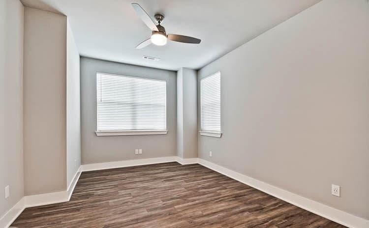 Fayetteville Townhome: 1705 W Deane St
