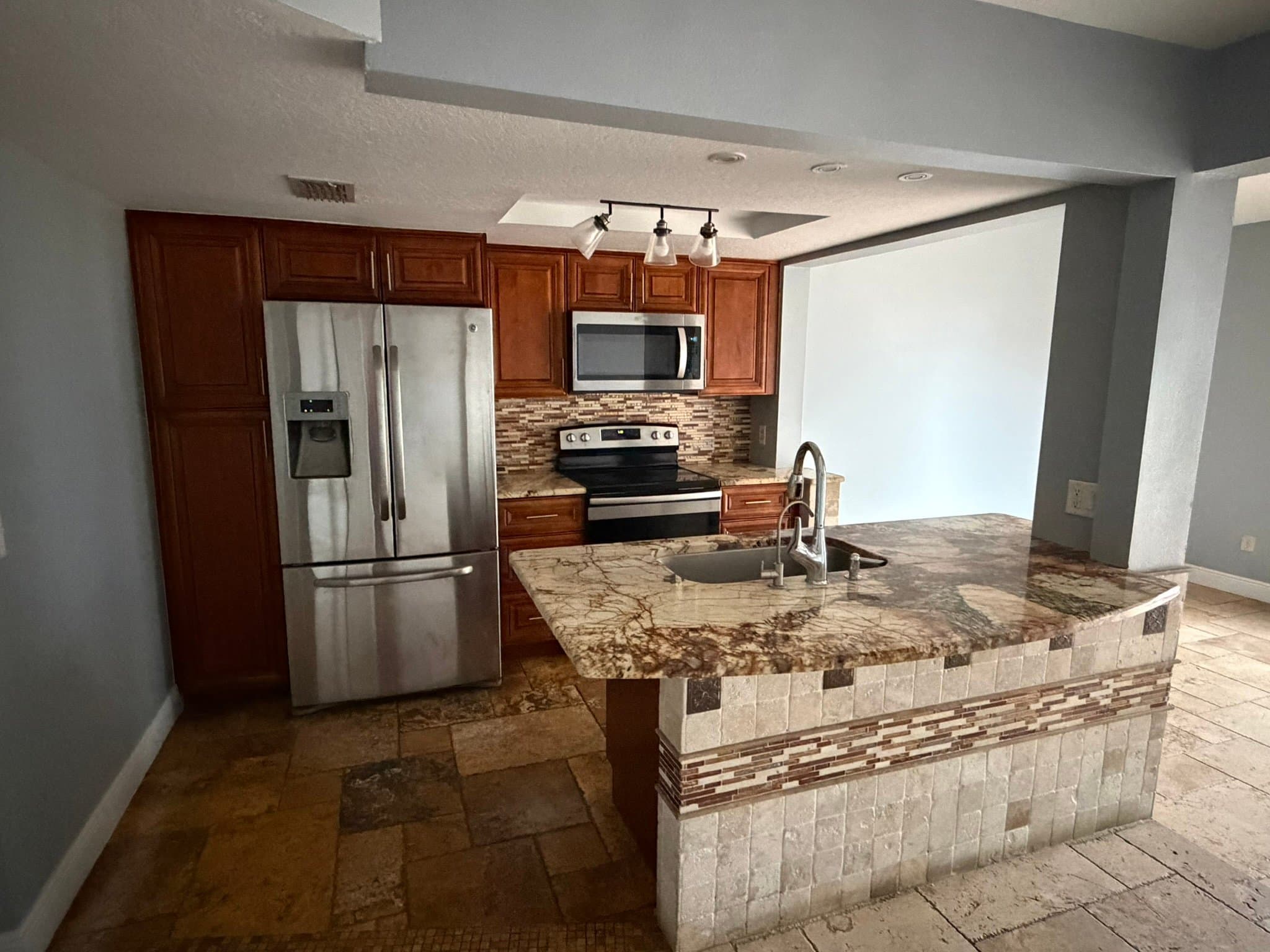 Davenport Townhome: 925 Caribbean Dr