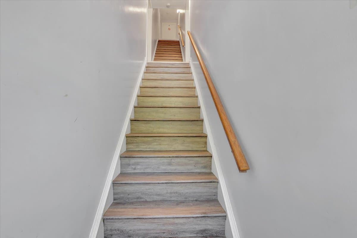 Montville Apartment: 1580 Hartford New London Turnpike