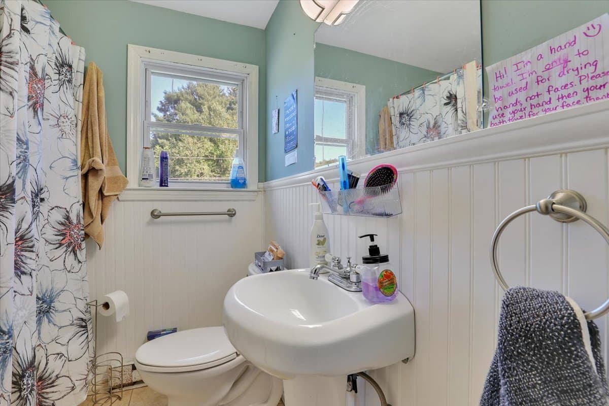 Montville Apartment: 1580 Hartford New London Turnpike