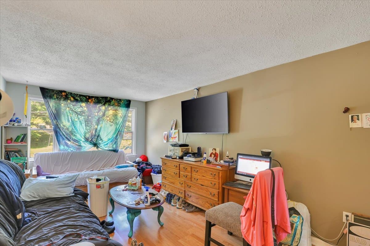 Montville Apartment: 1580 Hartford New London Turnpike