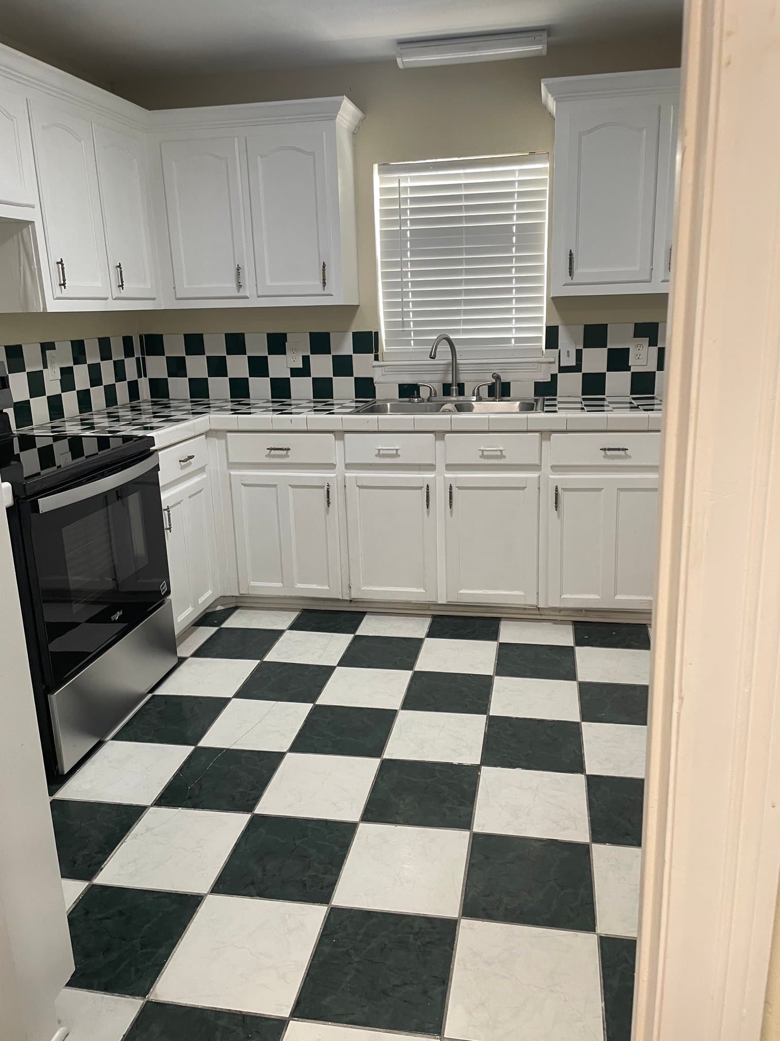Baton Rouge Single Room: 123 Elmer Avenue