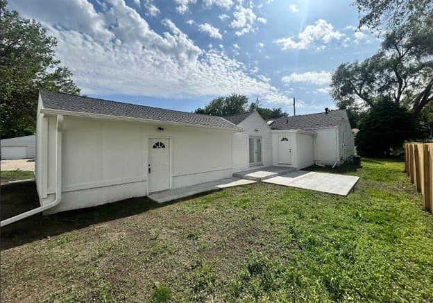 Omaha House: 701 N 85th Street