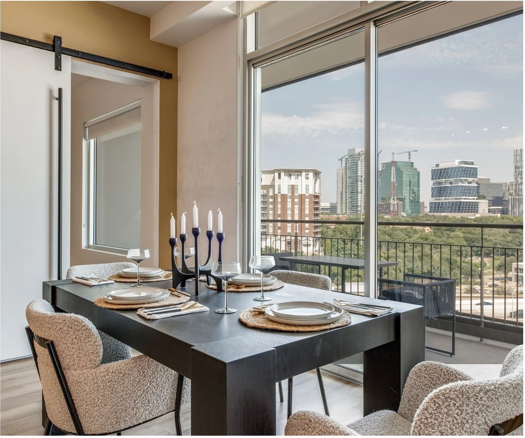 Dallas Apartment: 1400 Hi Line Dr