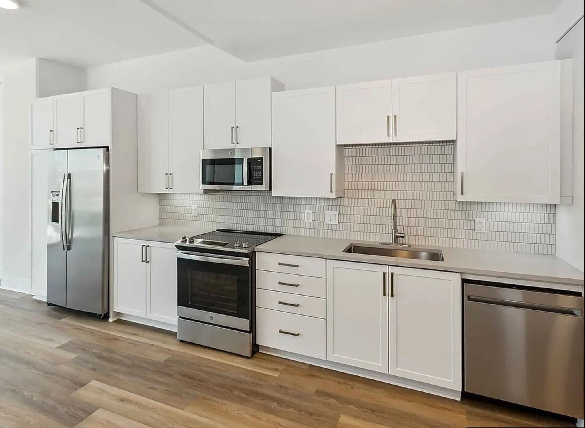 Dallas Apartment: 1400 Hi Line Dr