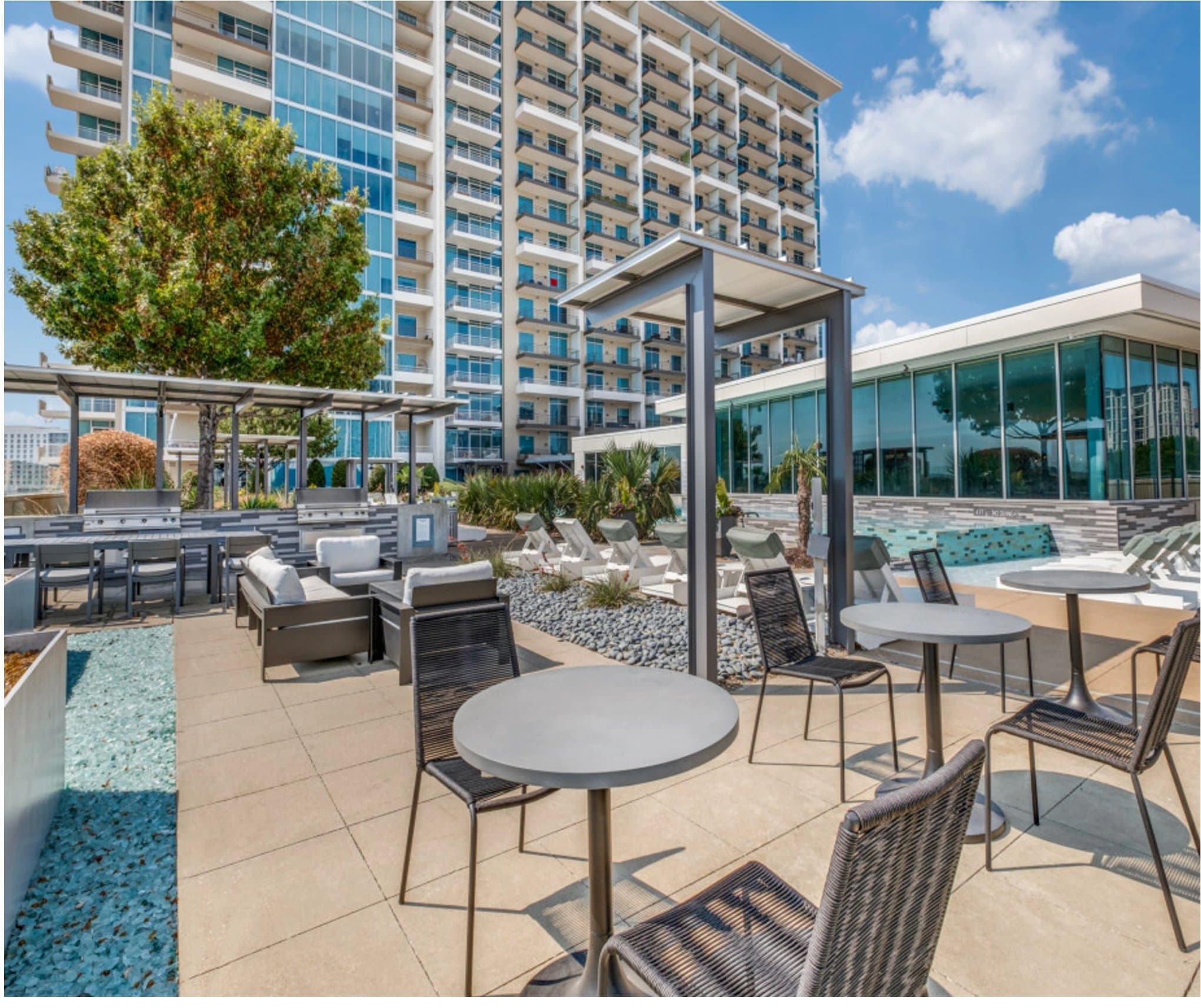 Dallas Apartment: 1400 Hi Line Dr
