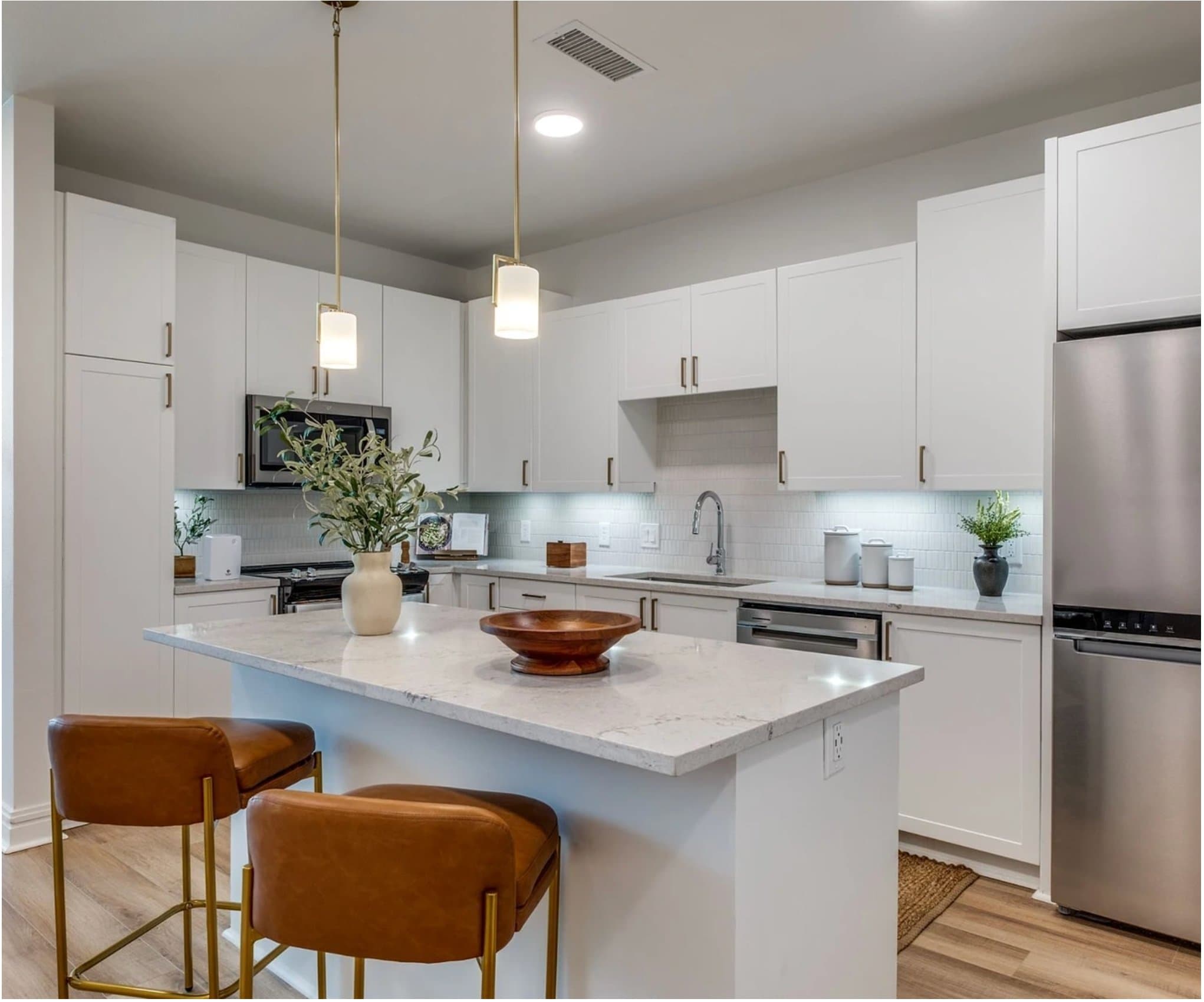 Dallas Apartment: 1400 Hi Line Dr