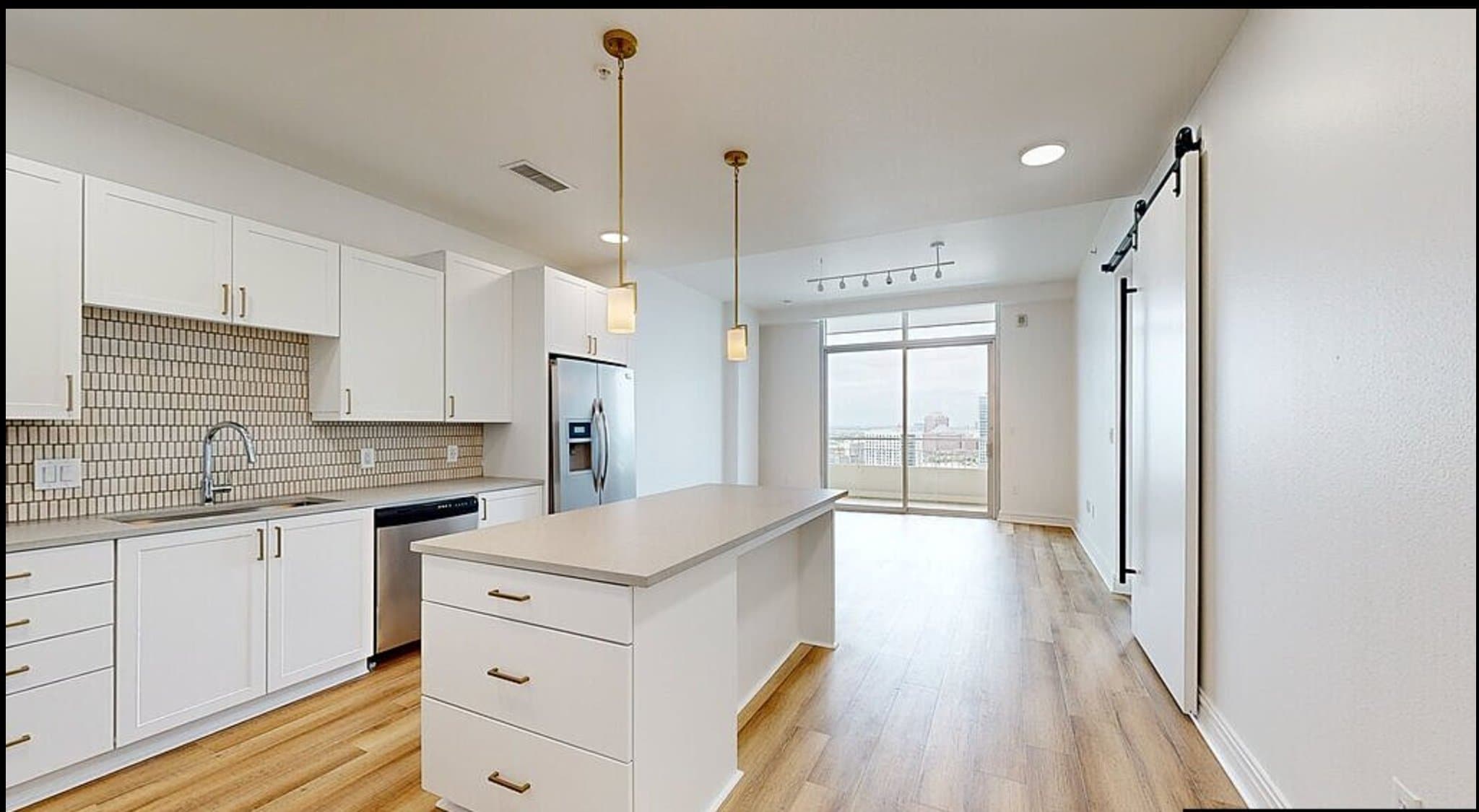 Dallas Apartment: 1400 Hi Line Dr
