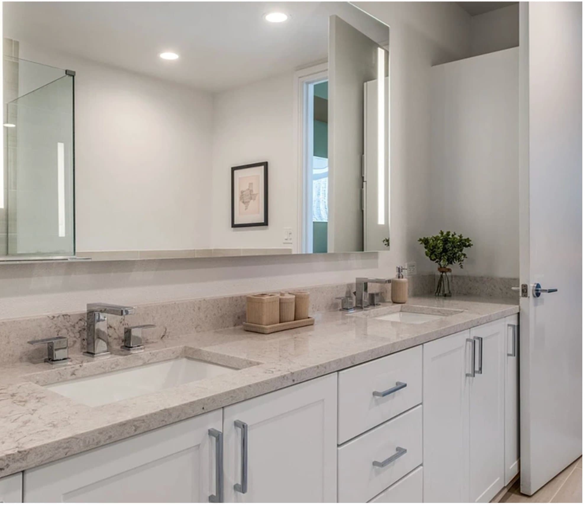 Dallas Apartment: 1400 Hi Line Dr