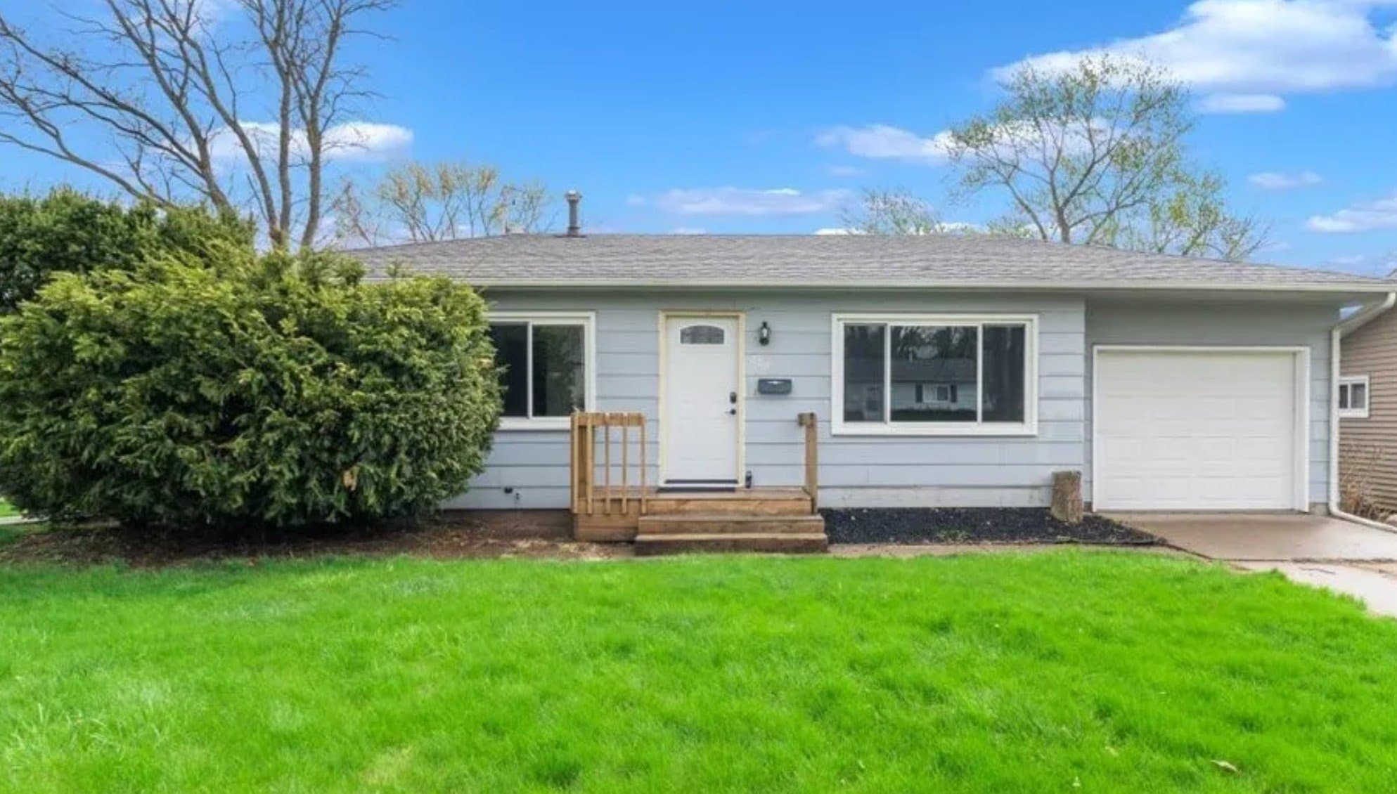 Bettendorf House: 2707 Cypress Dr