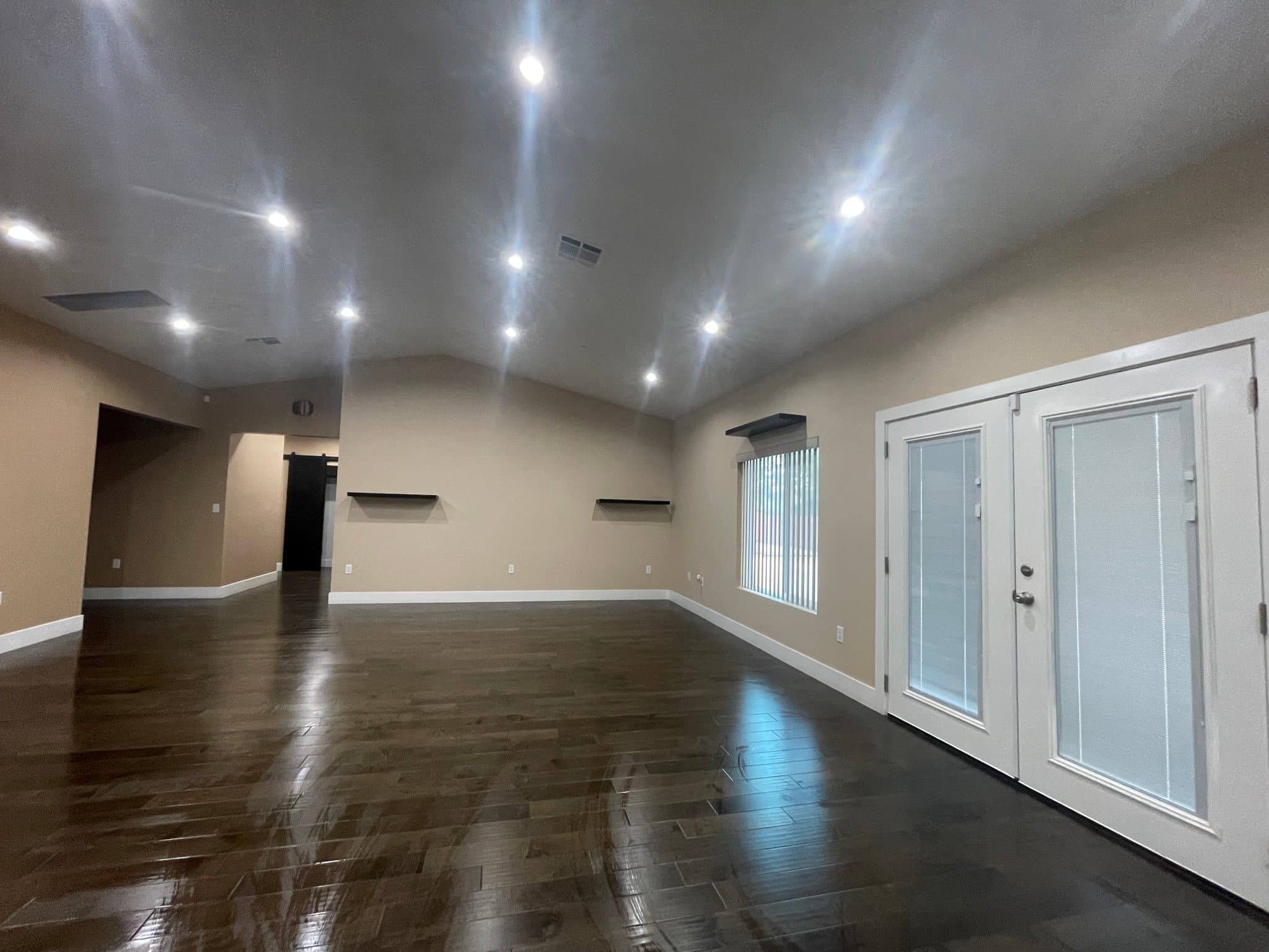 Hesperia House: 17515 Live Oak St