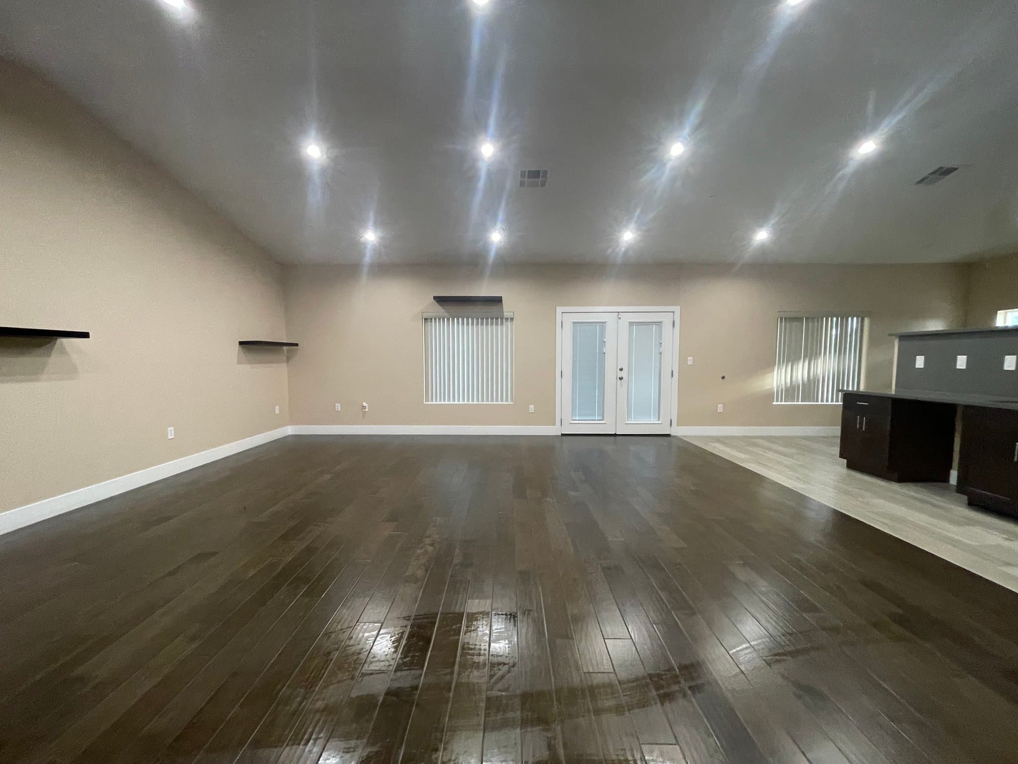 Hesperia House: 17515 Live Oak St