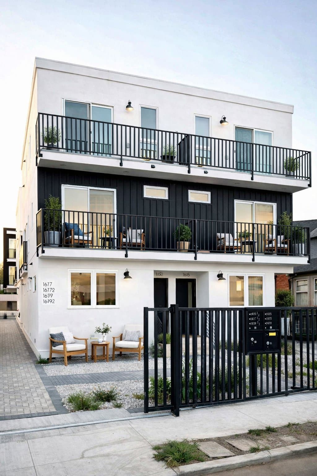 Los Angeles Apartment: 3754 S Harvard Blvd, Los Angeles, CA 90018