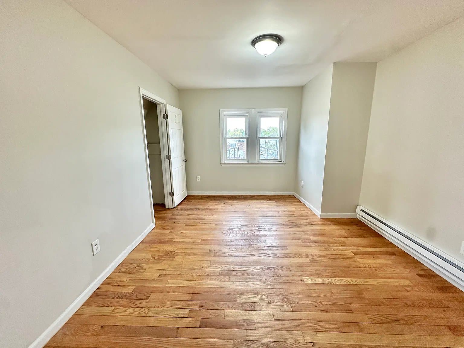 Newark Apartment: 86 Stuyvesant Ave