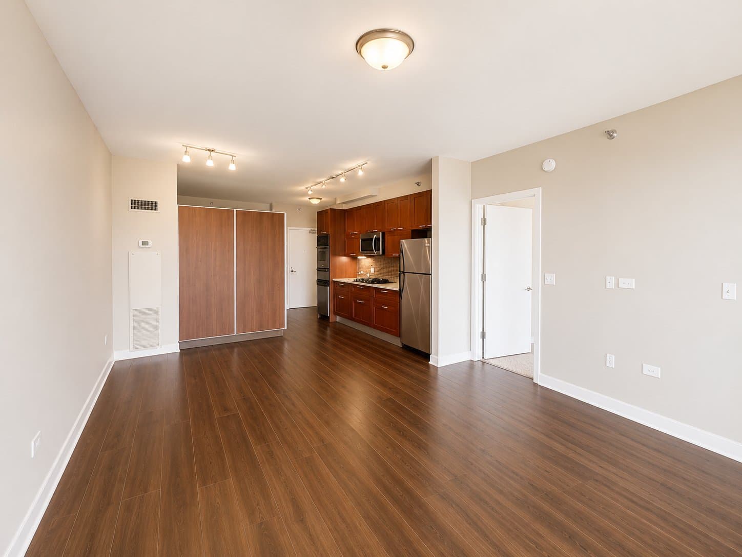 Chicago Condo: 660 W Wayman Street
