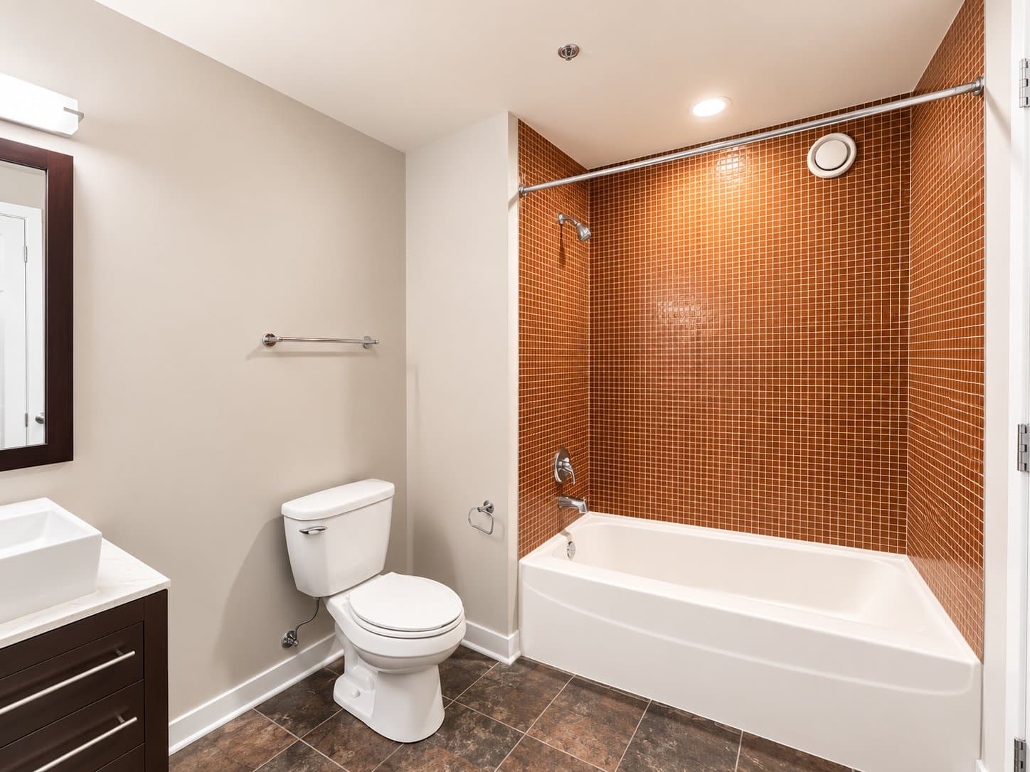 Chicago Condo: 660 W Wayman Street