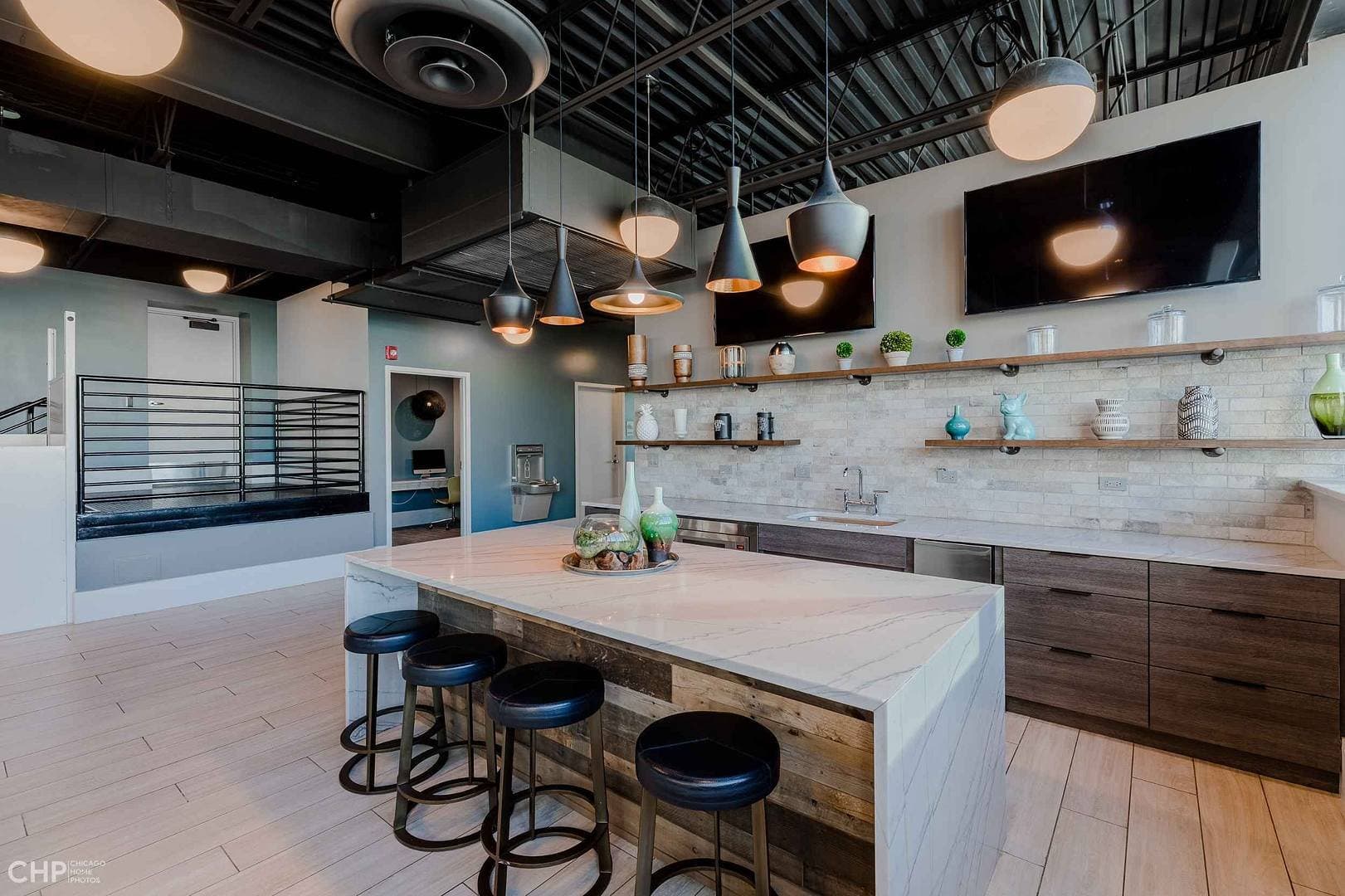 Chicago Condo: 660 W Wayman Street