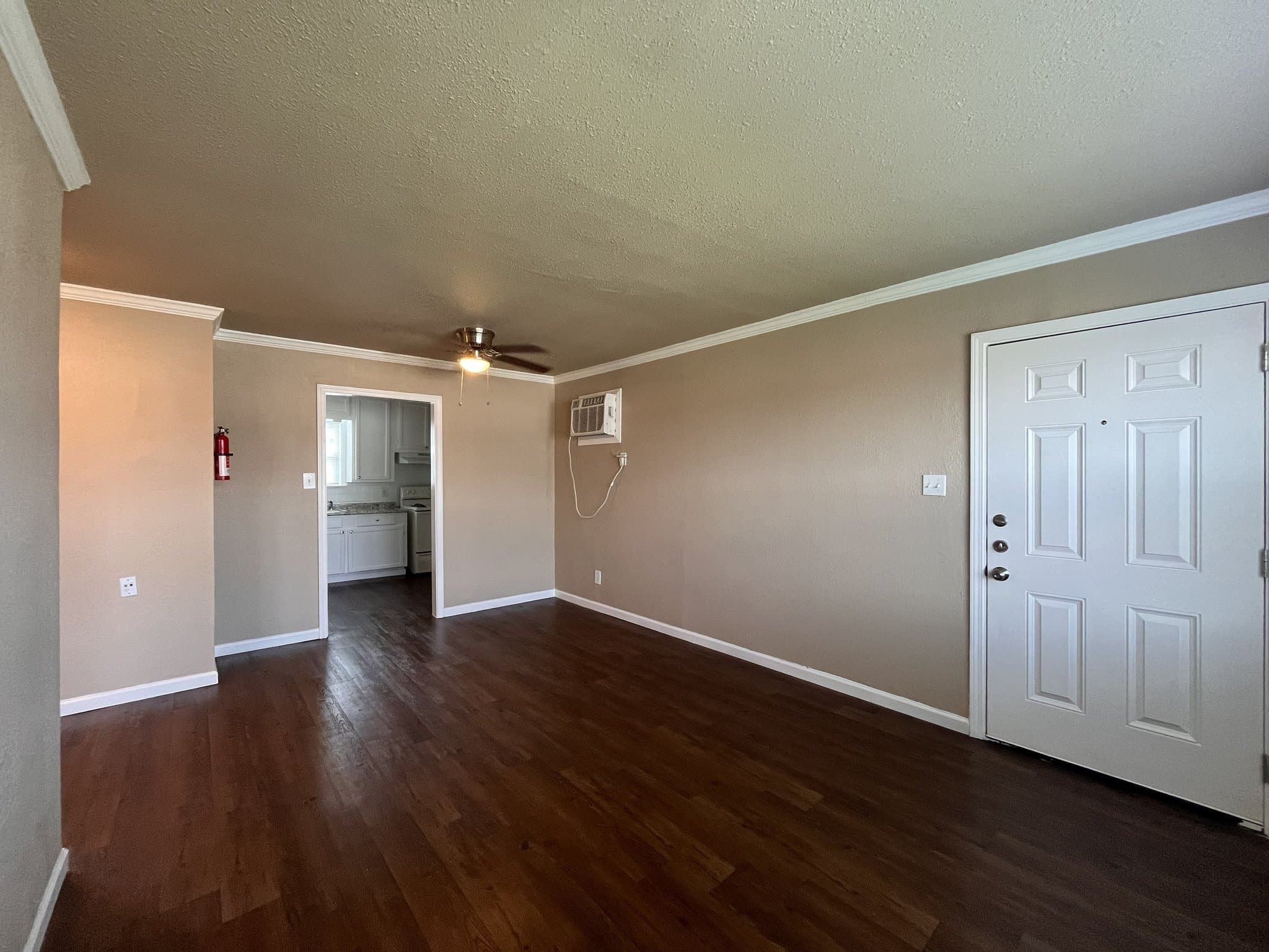 Houston Multiplex: 7623 Pecan Villas