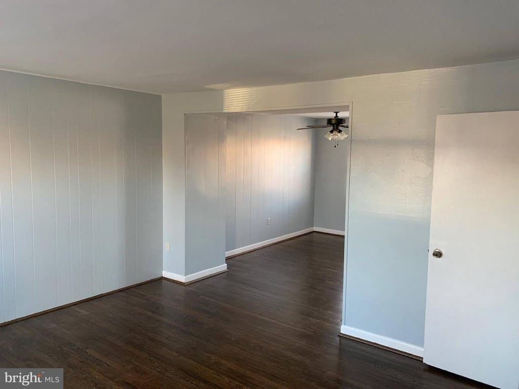 Essex Townhome: 706 Seawall Road