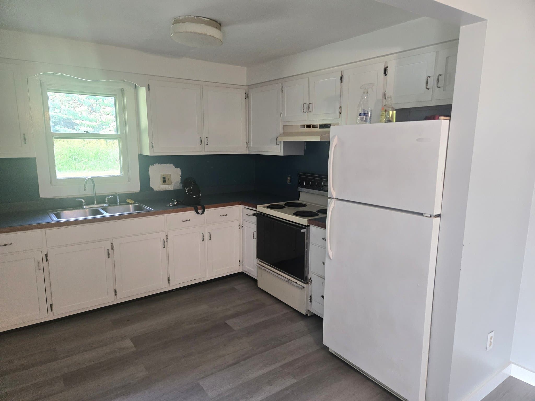 Mercer Apartment: 1838 Mercer Road