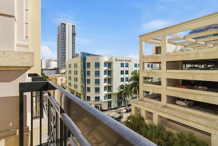 West Palm Beach Condo: 801 S Olive Avenue 425