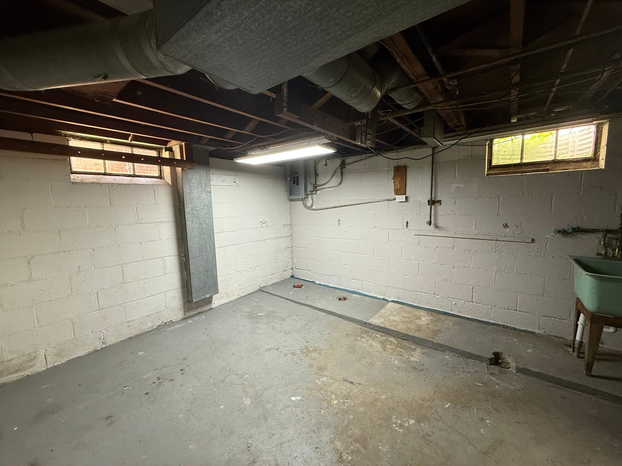 Maple Heights House: 5713 South Blvd