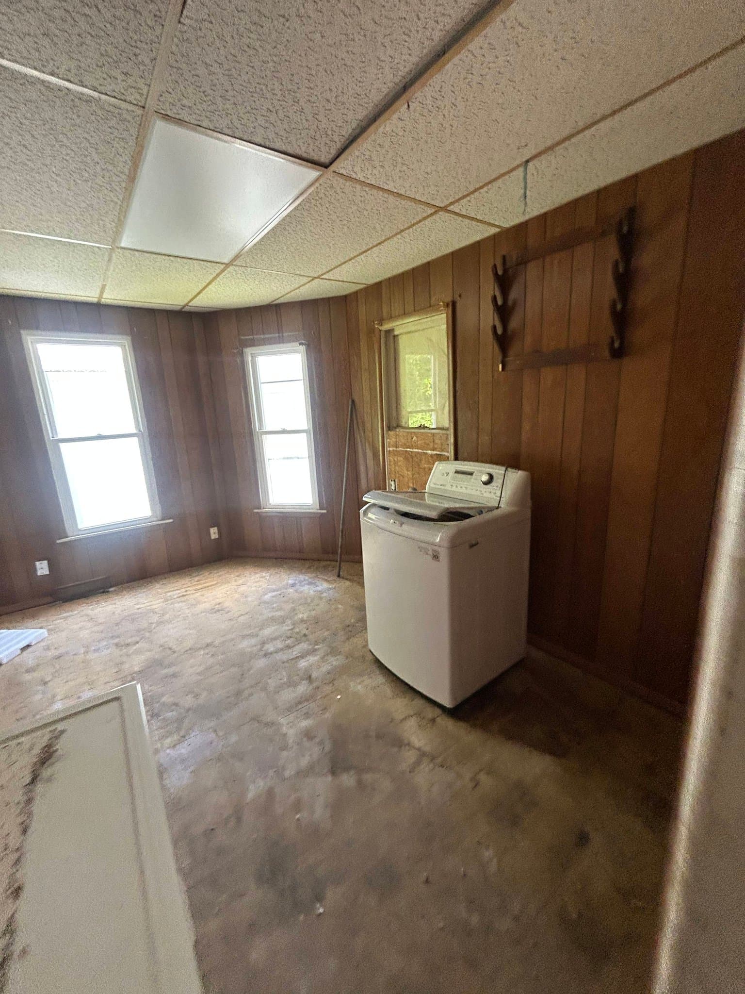 Alton House: 4 W Delmar Ave