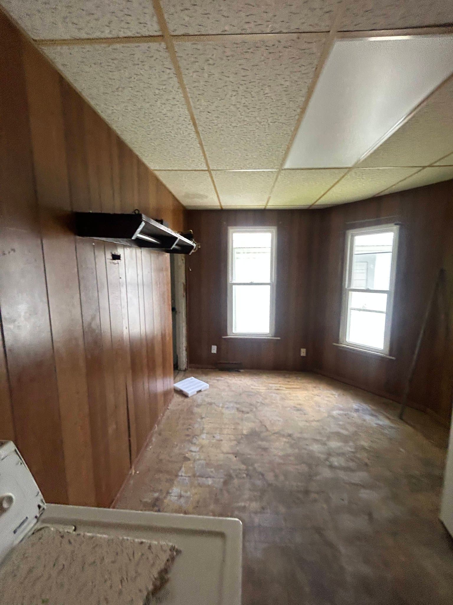 Alton House: 4 W Delmar Ave
