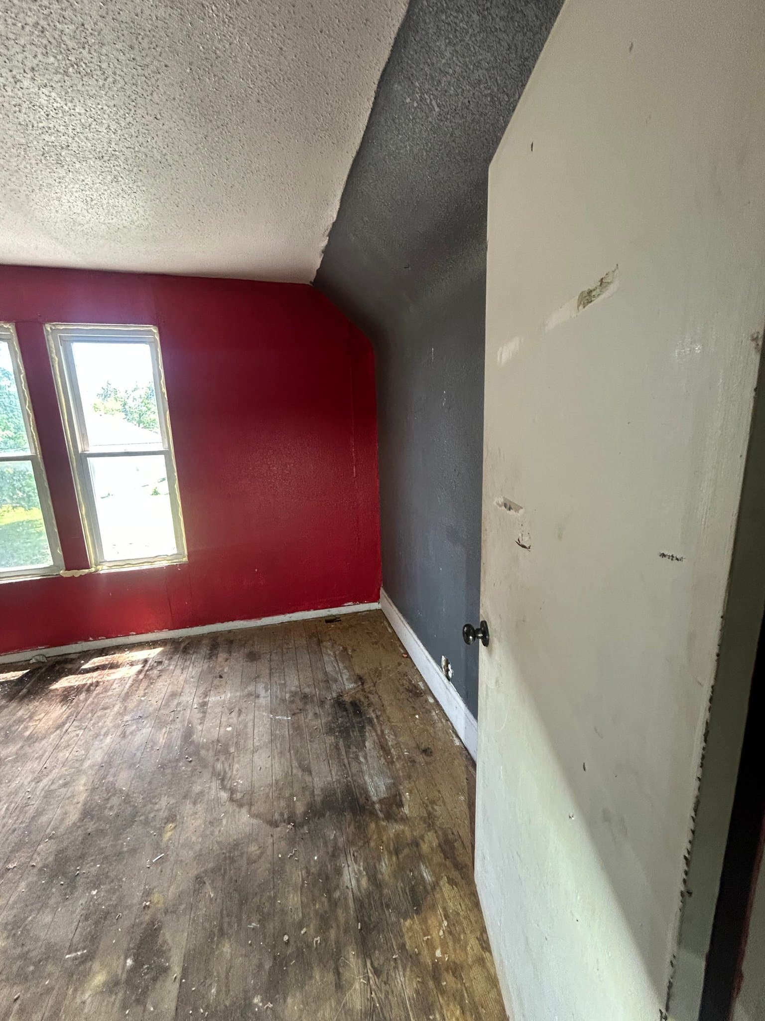 Alton House: 4 W Delmar Ave