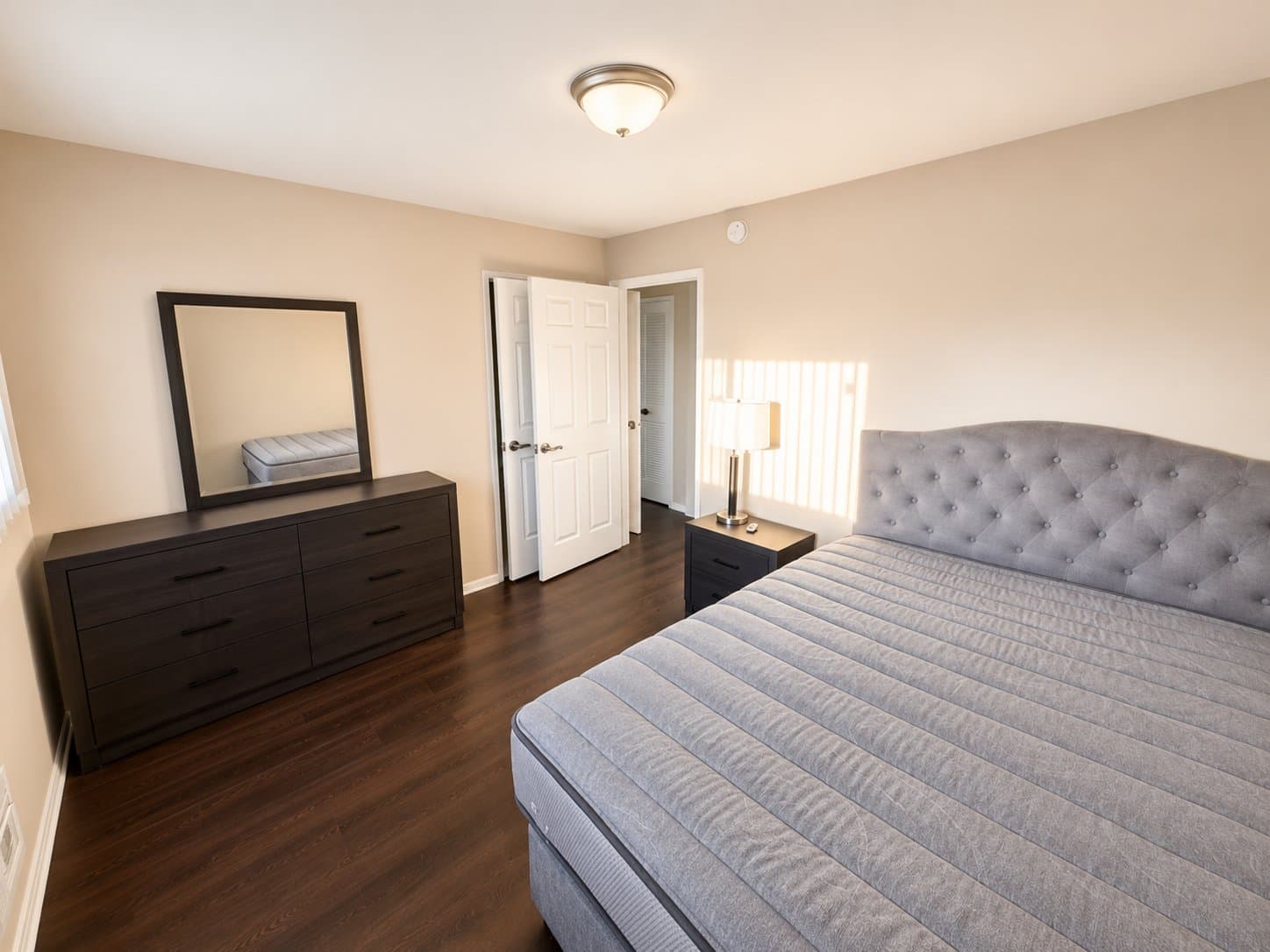 Los Angeles Apartment: 721 w 30th street