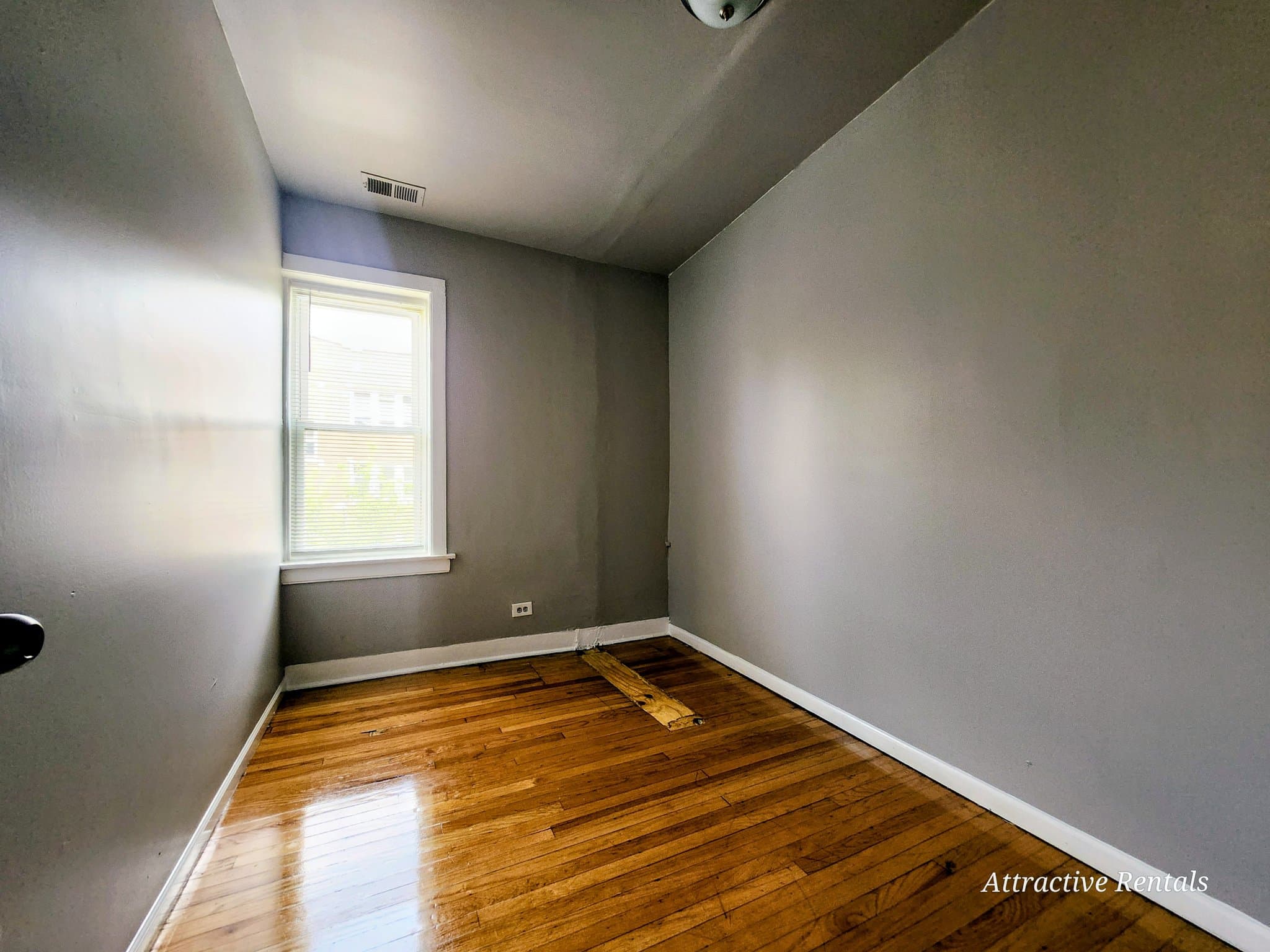 Chicago Apartment: 1617 W 78th