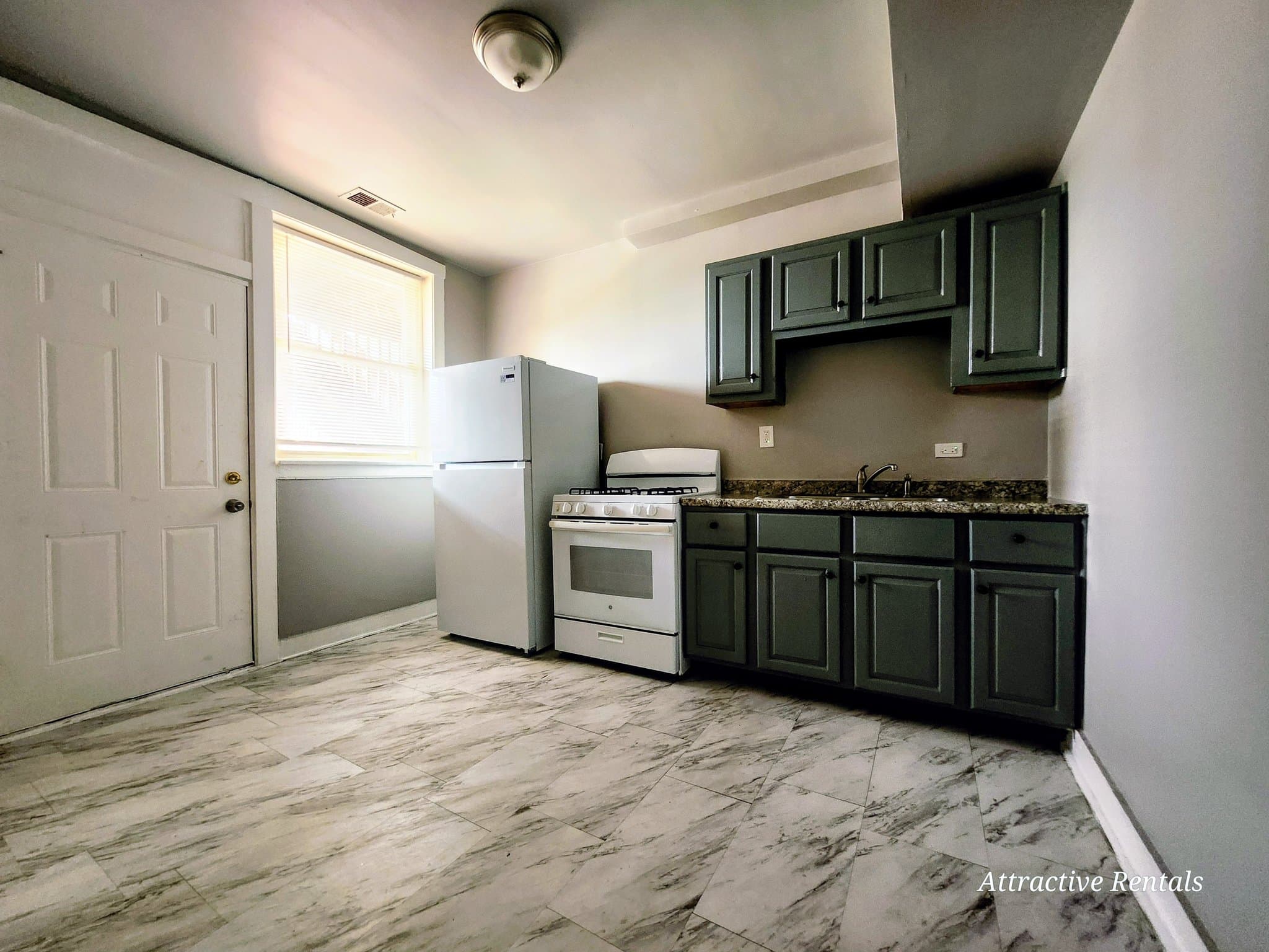 Chicago Apartment: 1617 W 78th