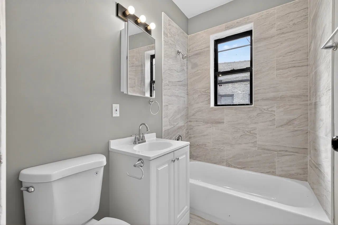 Newark Apartment: 1003 S Orange Ave