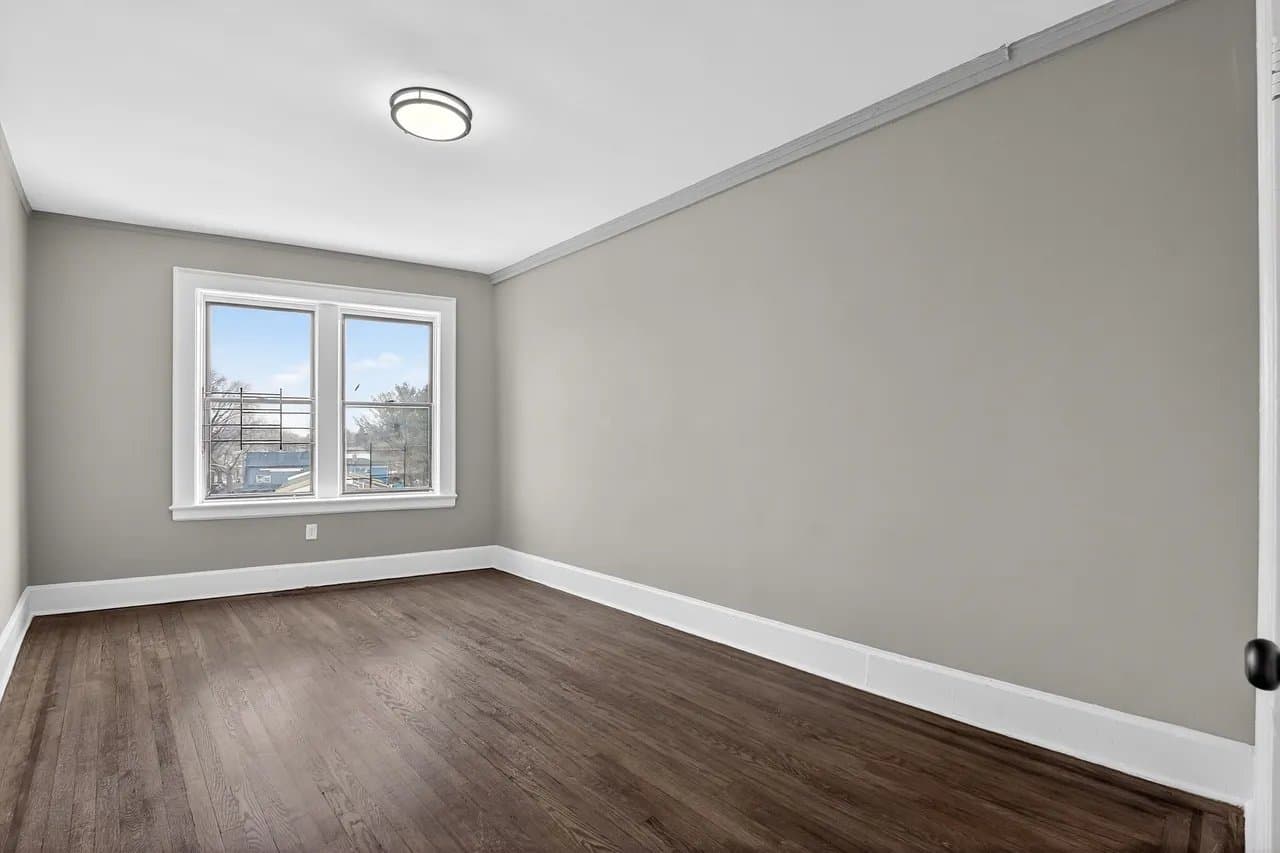 Newark Apartment: 1003 S Orange Ave