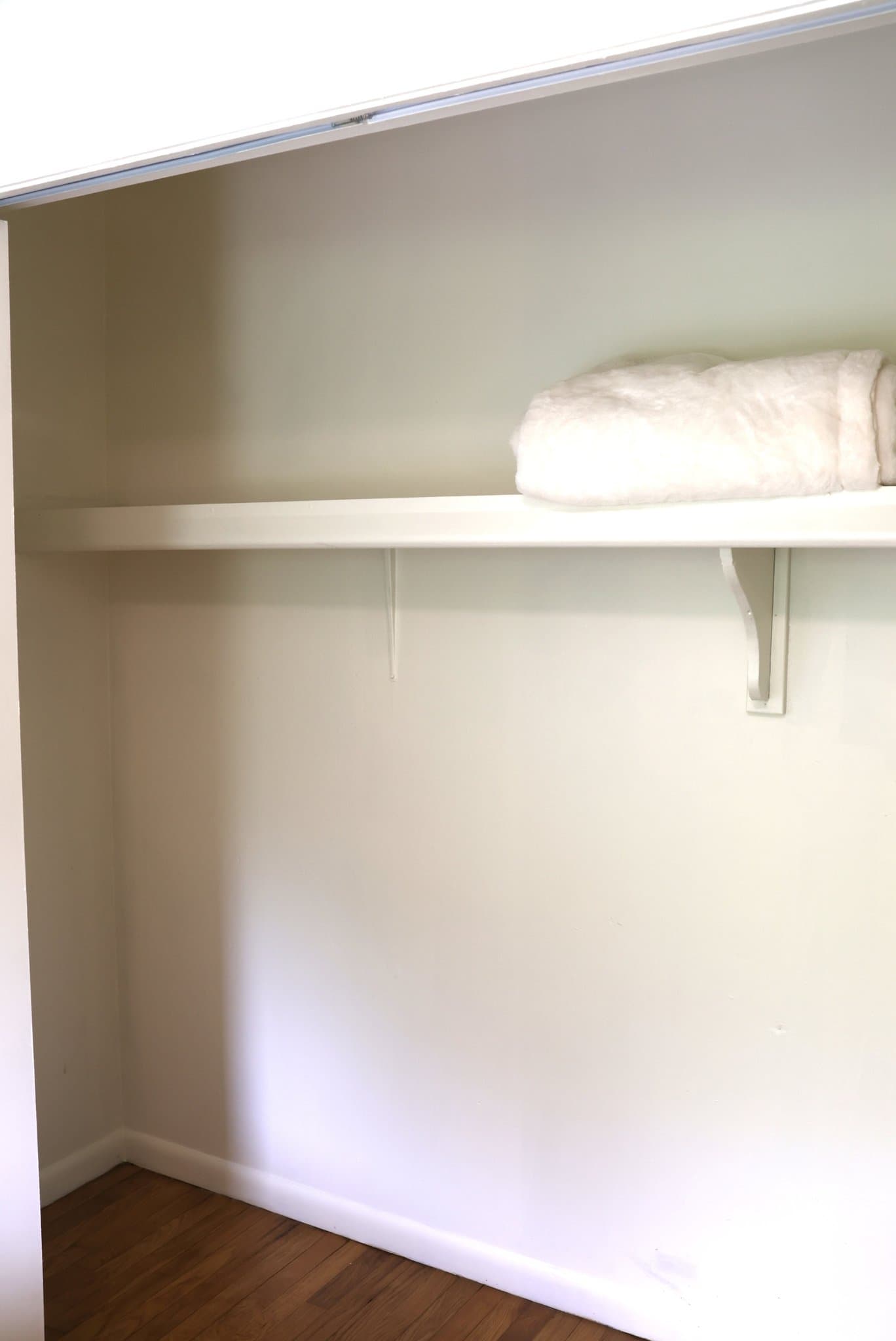 CANTON Single Room: 50990 MOTT ROAD