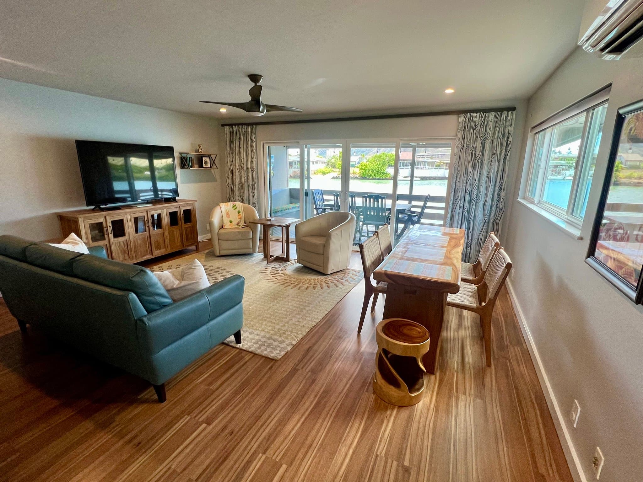 Honolulu House: 437 Opihikao Pl