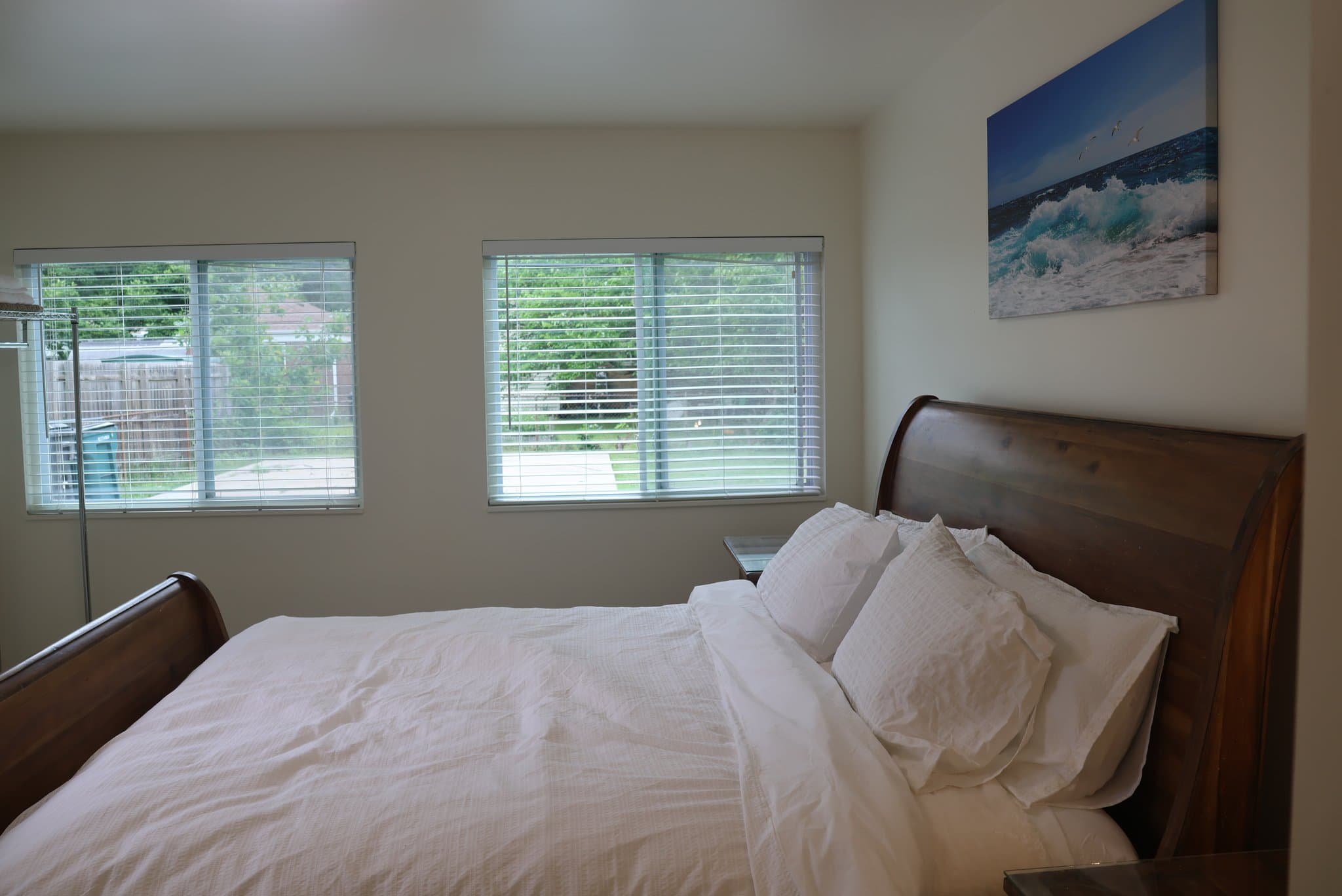 OAK PARK Single Room: 21930 WHITMORE