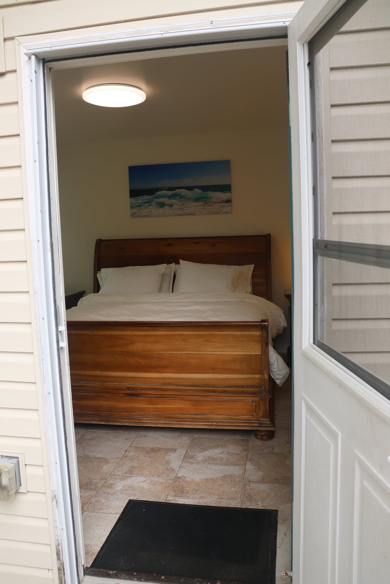 OAK PARK Single Room: 21930 WHITMORE